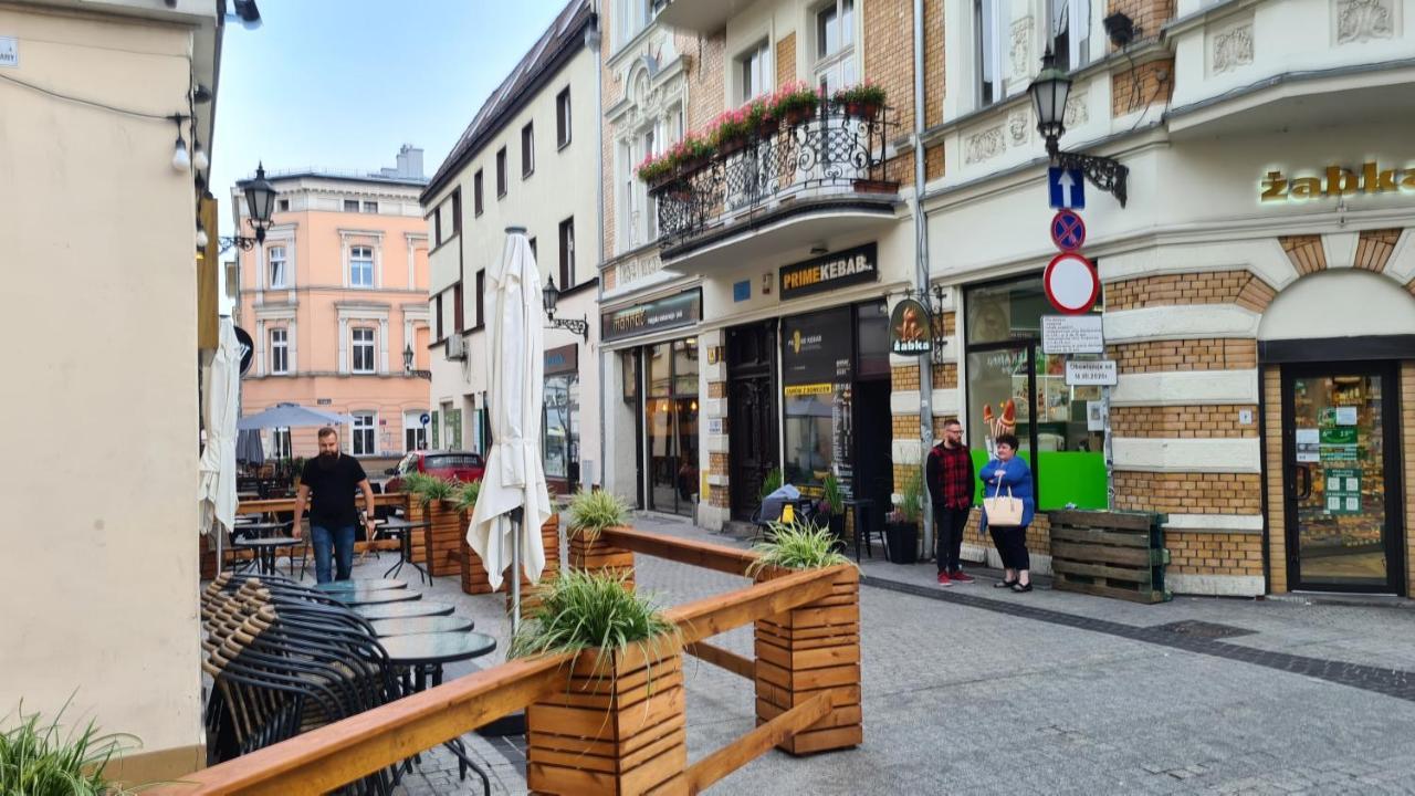 Raciborska Royal Apartment - Miejsce Parkingowe Na Parkingu Strzezonym Gliwice Exterior foto