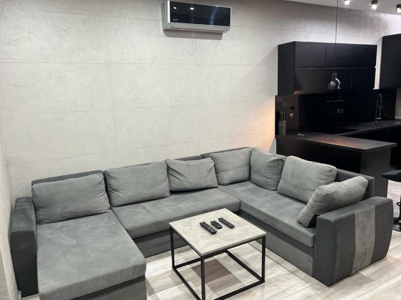 Raciborska Royal Apartment - Miejsce Parkingowe Na Parkingu Strzezonym Gliwice Exterior foto