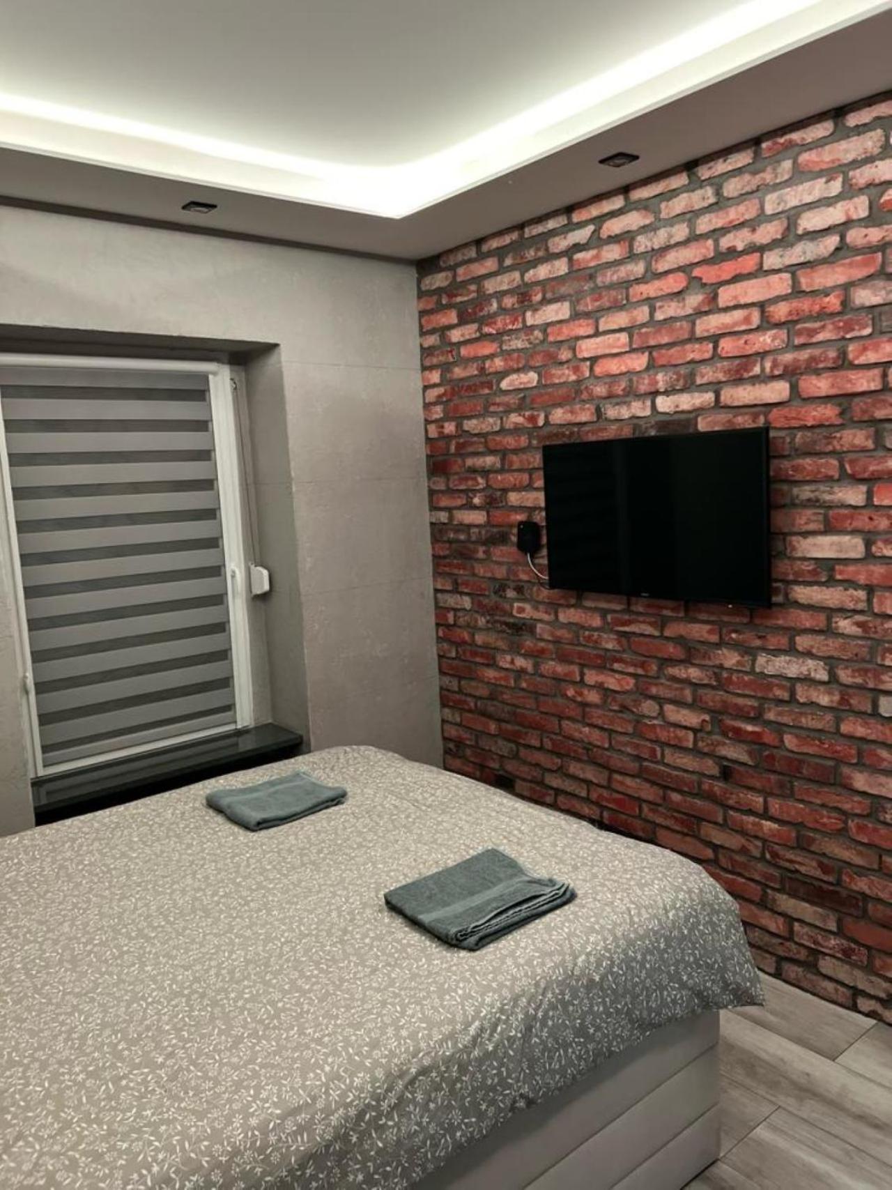 Raciborska Royal Apartment - Miejsce Parkingowe Na Parkingu Strzezonym Gliwice Exterior foto