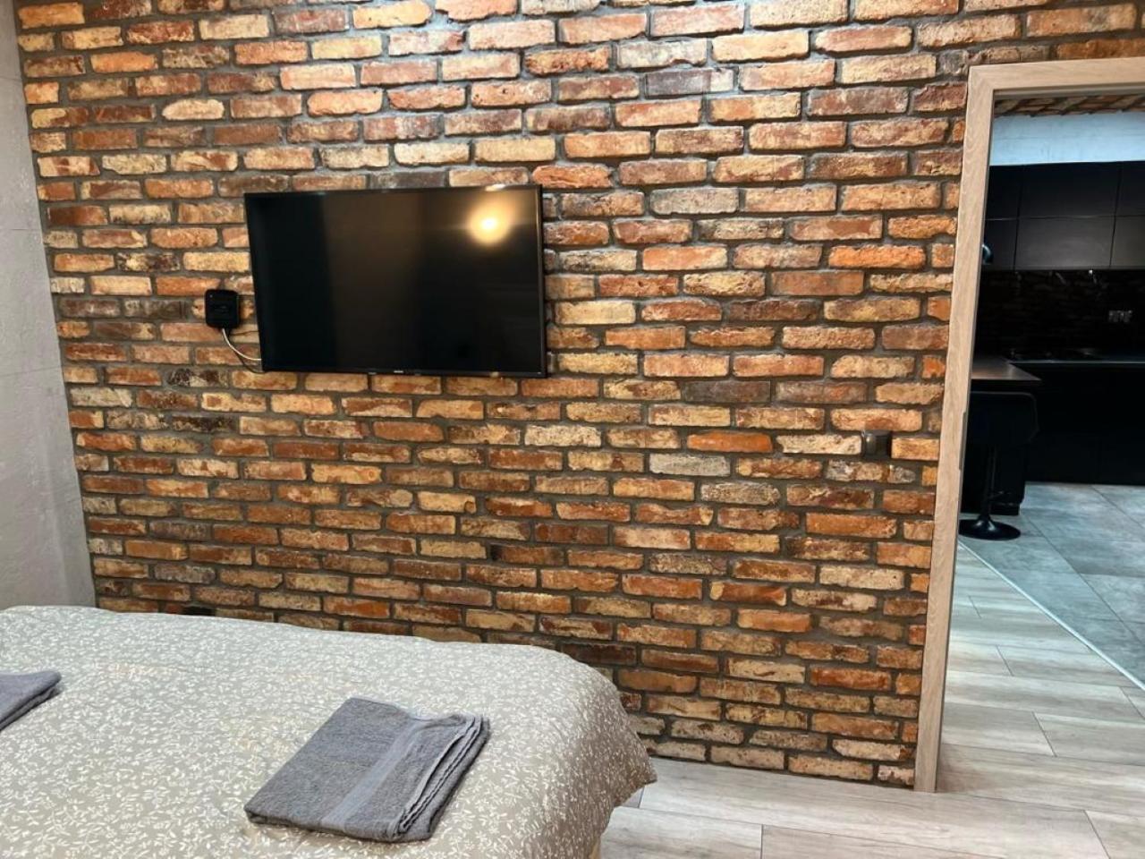 Raciborska Royal Apartment - Miejsce Parkingowe Na Parkingu Strzezonym Gliwice Exterior foto